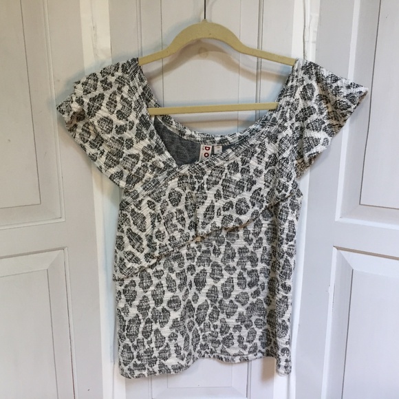 Dolan Left Coast Collection Gray Leopard Print Top - Picture 1 of 14